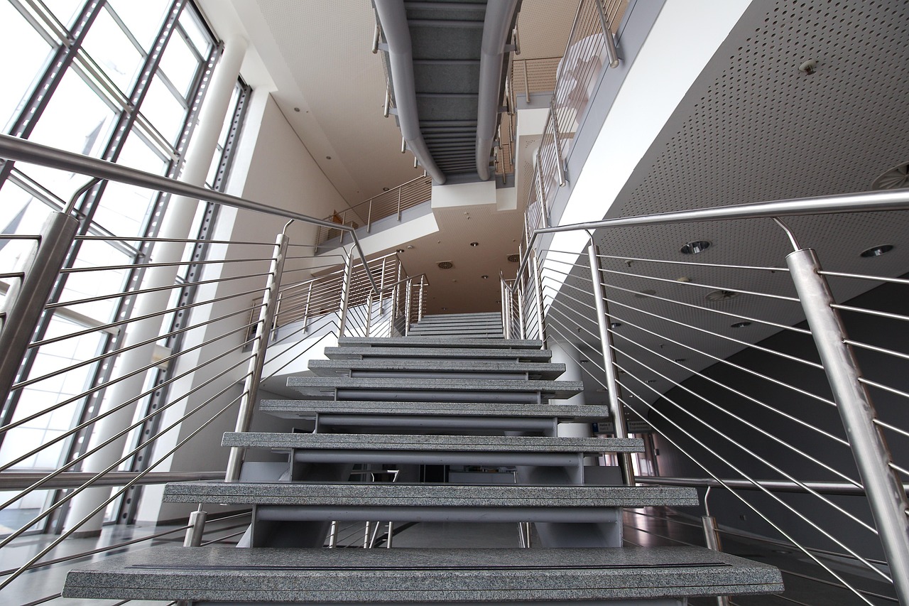 Slips, Trips and Falls Prevention (for Ontario Workplaces)